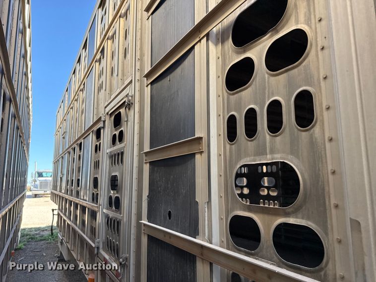image for item EP0929 2009 Barrett livestock trailer