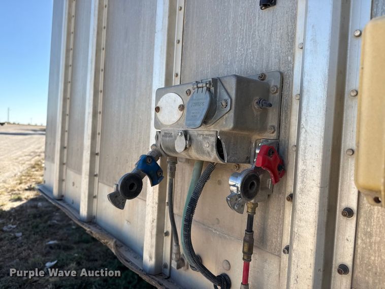 image for item EP0929 2009 Barrett livestock trailer