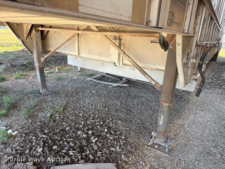 image for item EP0929 2009 Barrett livestock trailer