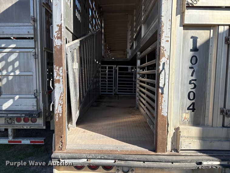 image for item EP0929 2009 Barrett livestock trailer