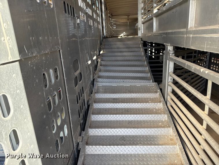 image for item EP0929 2009 Barrett livestock trailer
