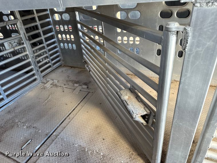 image for item EP0929 2009 Barrett livestock trailer