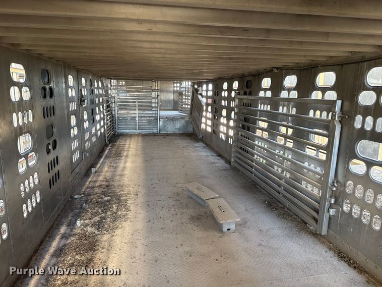 image for item EP0929 2009 Barrett livestock trailer