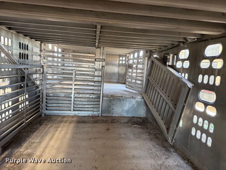 image for item EP0929 2009 Barrett livestock trailer