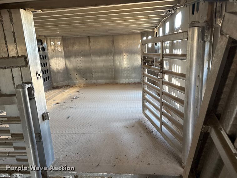 image for item EP0929 2009 Barrett livestock trailer