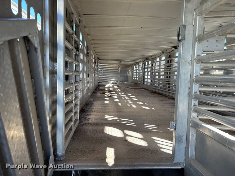 image for item EP0929 2009 Barrett livestock trailer