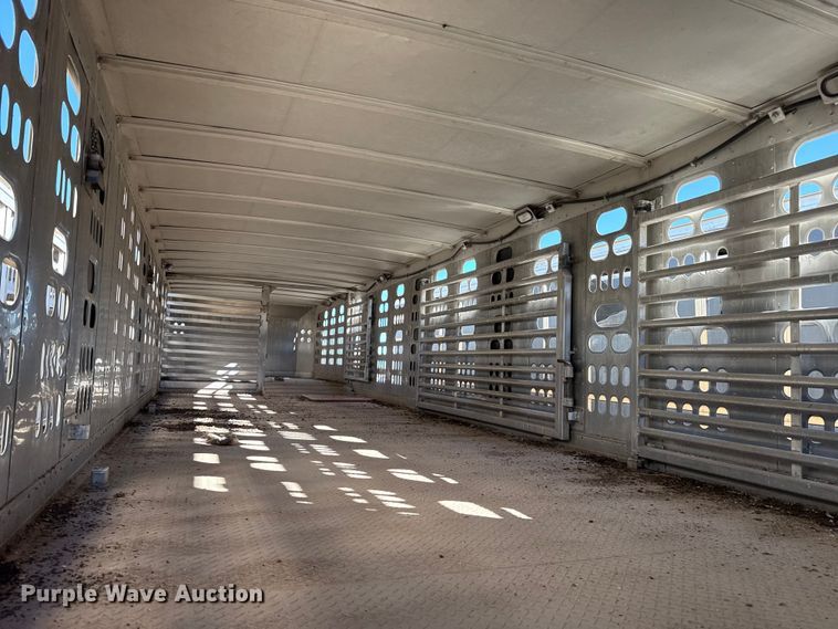 image for item EP0929 2009 Barrett livestock trailer
