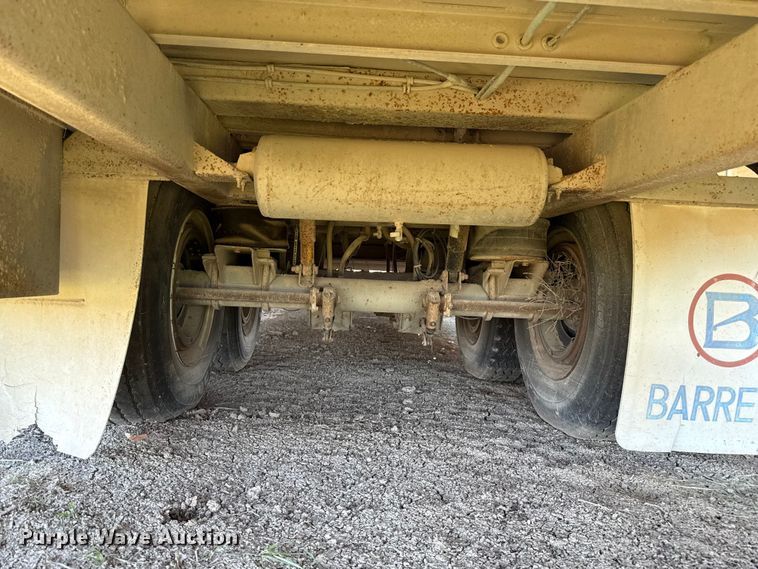 image for item EP0929 2009 Barrett livestock trailer