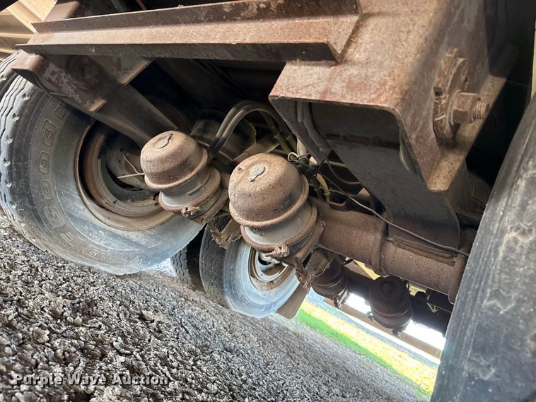image for item EP0929 2009 Barrett livestock trailer
