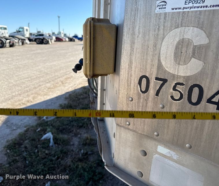 image for item EP0929 2009 Barrett livestock trailer