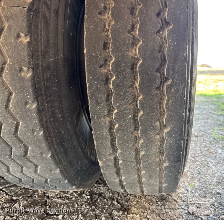 image for item EP0929 2009 Barrett livestock trailer