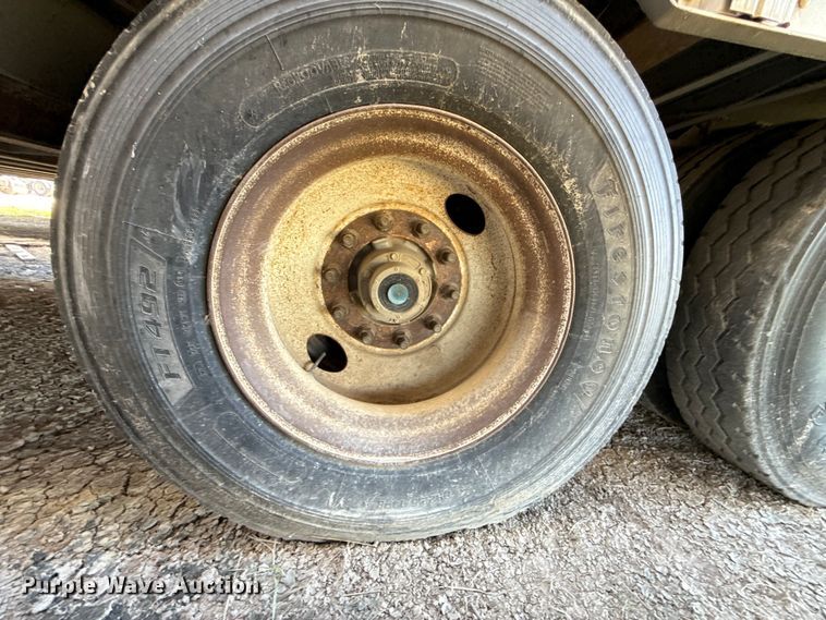 image for item EP0929 2009 Barrett livestock trailer