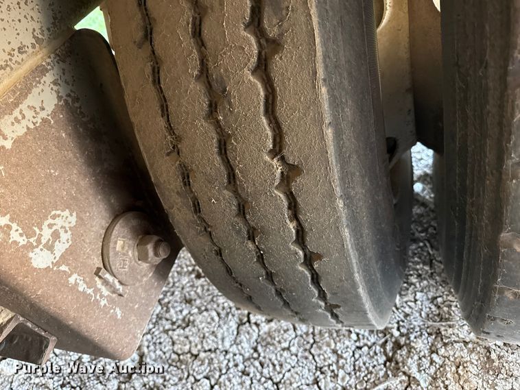 image for item EP0929 2009 Barrett livestock trailer