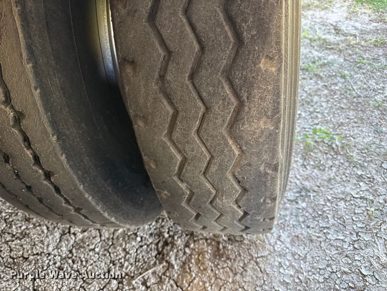 image for item EP0929 2009 Barrett livestock trailer