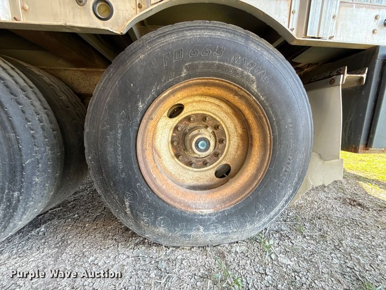 image for item EP0929 2009 Barrett livestock trailer