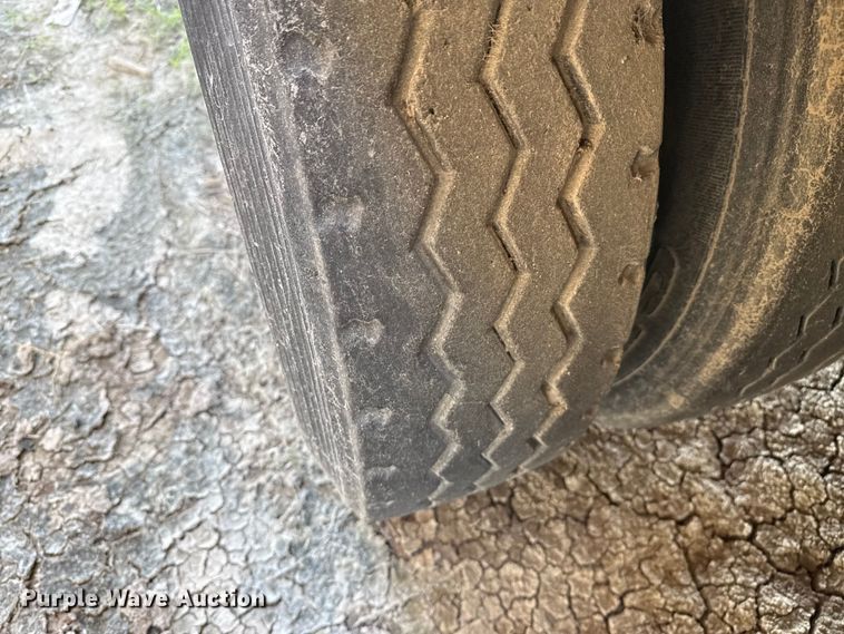 image for item EP0929 2009 Barrett livestock trailer
