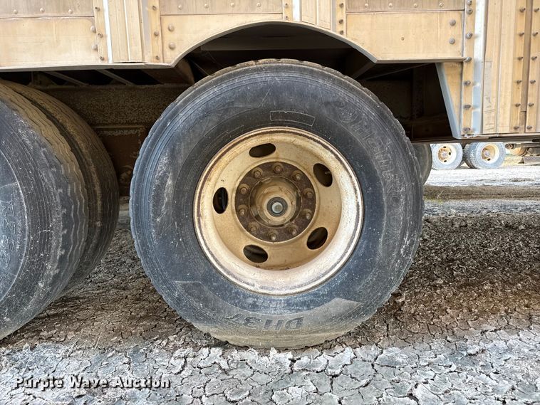image for item EP0929 2009 Barrett livestock trailer