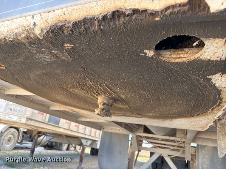 image for item EP0930 2008 Pinson feed delivery trailer