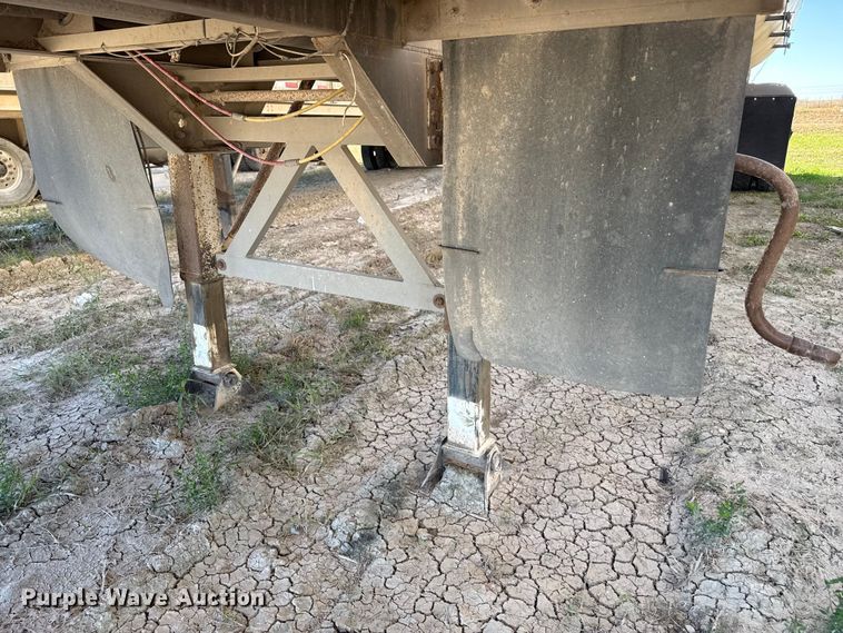 image for item EP0930 2008 Pinson feed delivery trailer