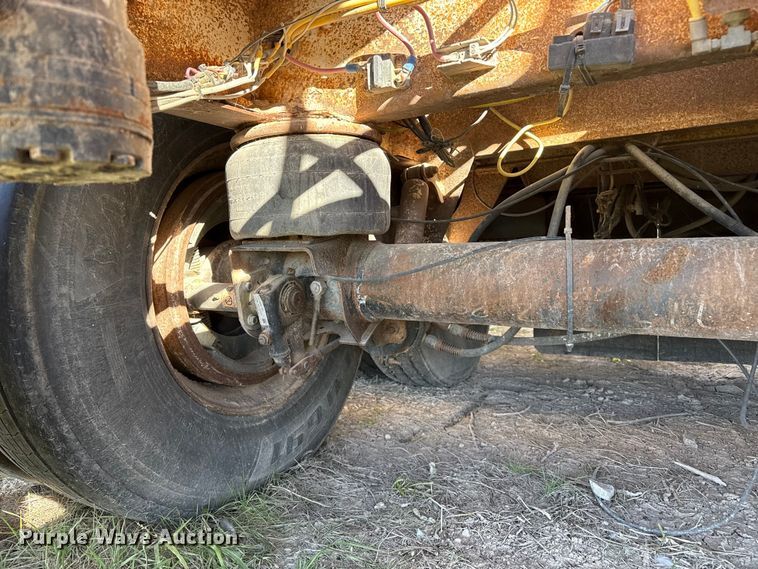 image for item EP0930 2008 Pinson feed delivery trailer