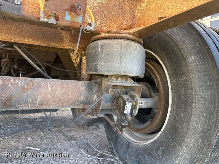 image for item EP0930 2008 Pinson feed delivery trailer