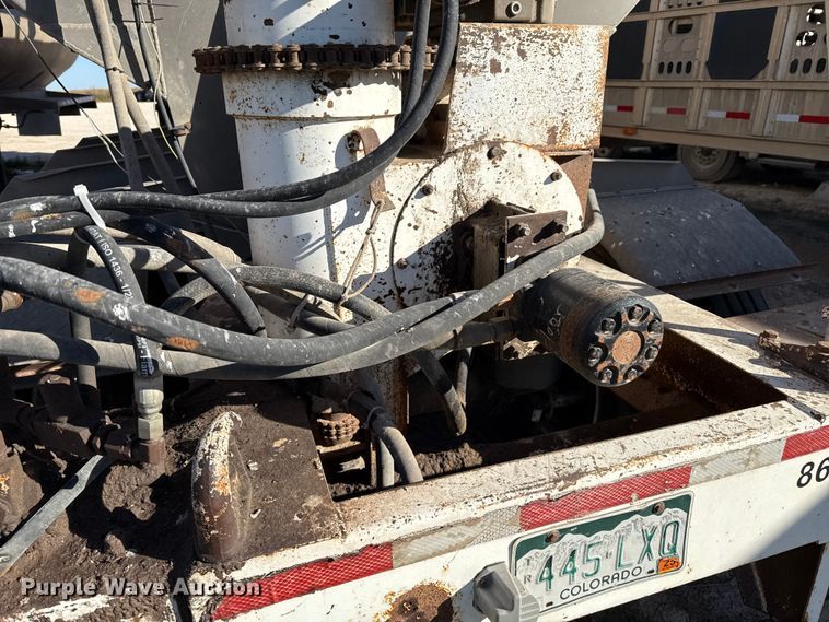 image for item EP0930 2008 Pinson feed delivery trailer