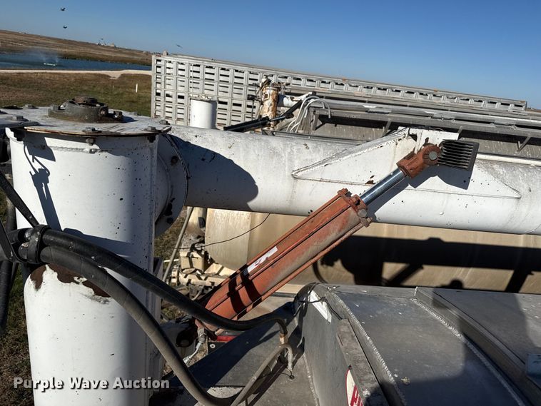 image for item EP0930 2008 Pinson feed delivery trailer