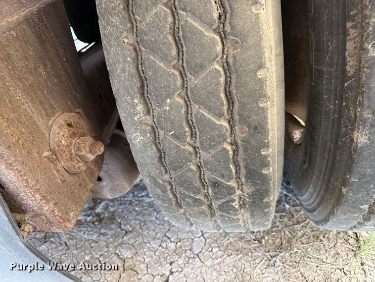 image for item EP0930 2008 Pinson feed delivery trailer