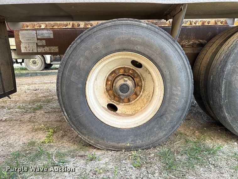 image for item EP0930 2008 Pinson feed delivery trailer