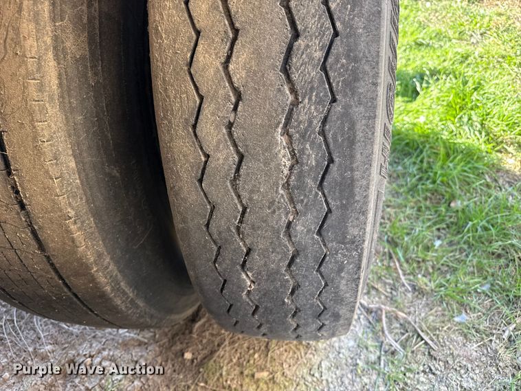 image for item EP0930 2008 Pinson feed delivery trailer