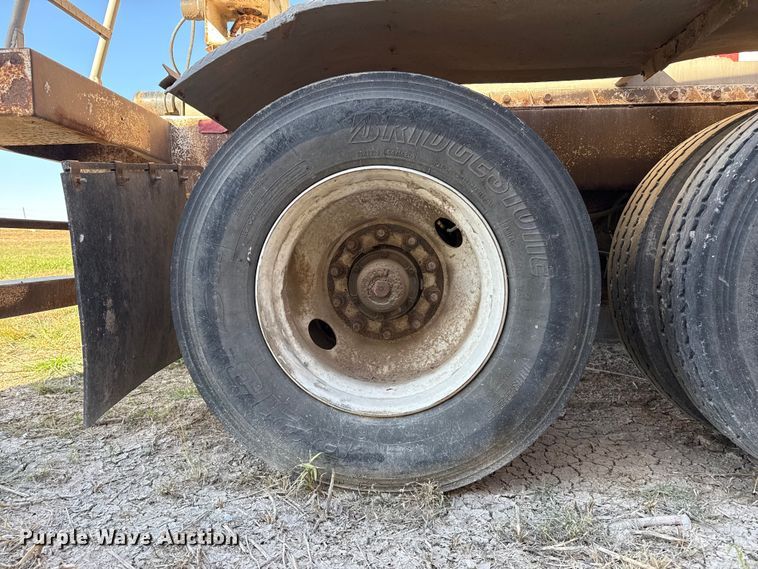 image for item EP0930 2008 Pinson feed delivery trailer