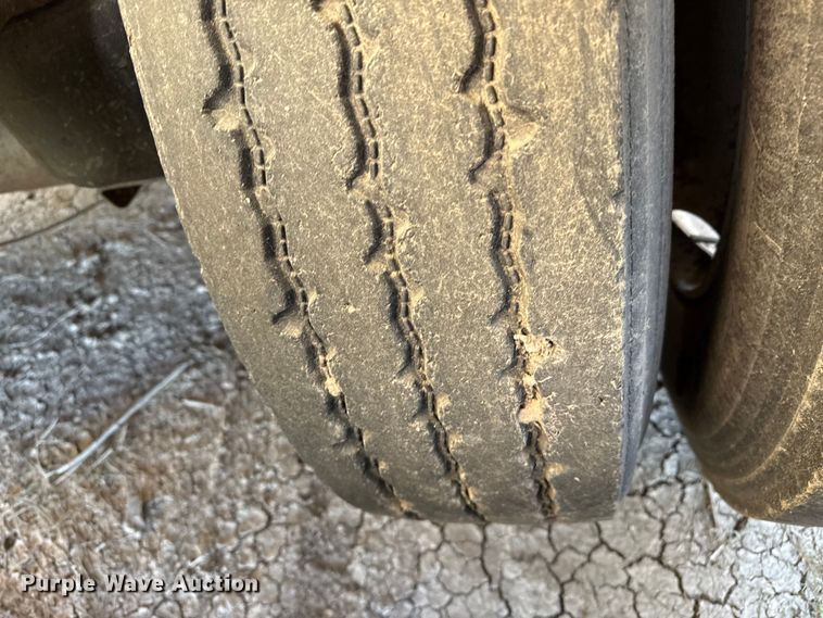 image for item EP0930 2008 Pinson feed delivery trailer