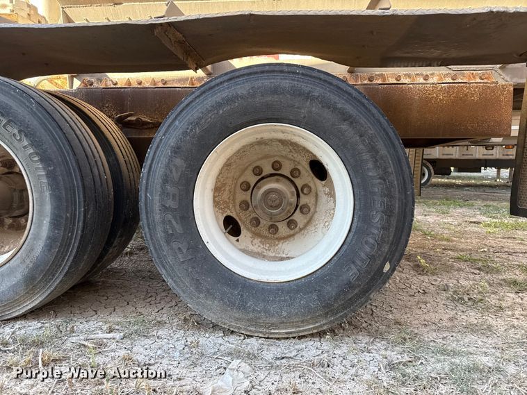 image for item EP0930 2008 Pinson feed delivery trailer