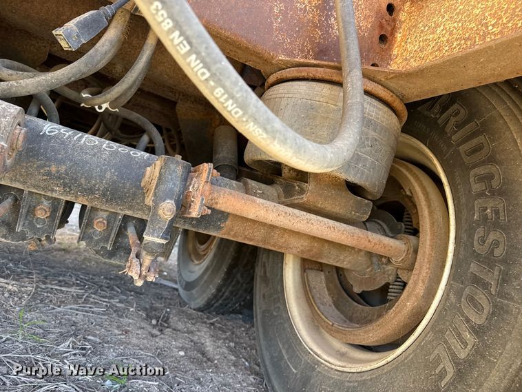 image for item EP0931 2005 Pinson feed delivery trailer