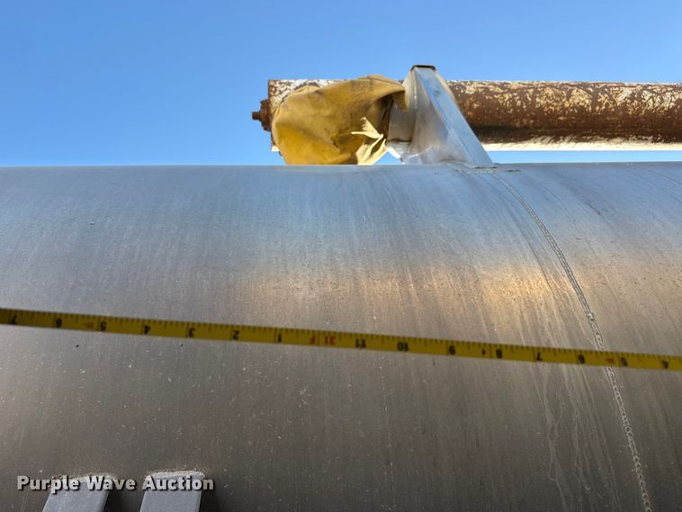 image for item EP0931 2005 Pinson feed delivery trailer