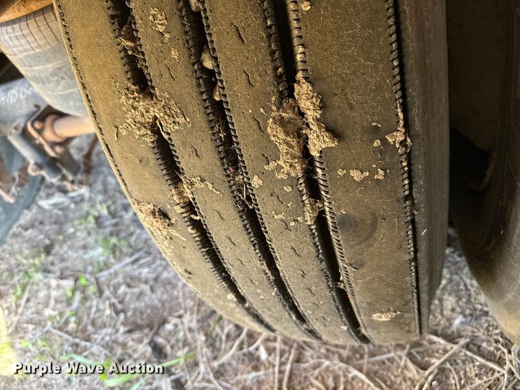 image for item EP0931 2005 Pinson feed delivery trailer