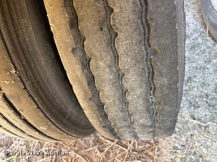 image for item EP0931 2005 Pinson feed delivery trailer