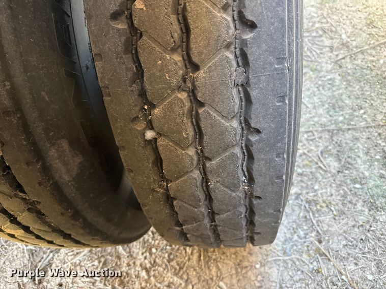 image for item EP0931 2005 Pinson feed delivery trailer