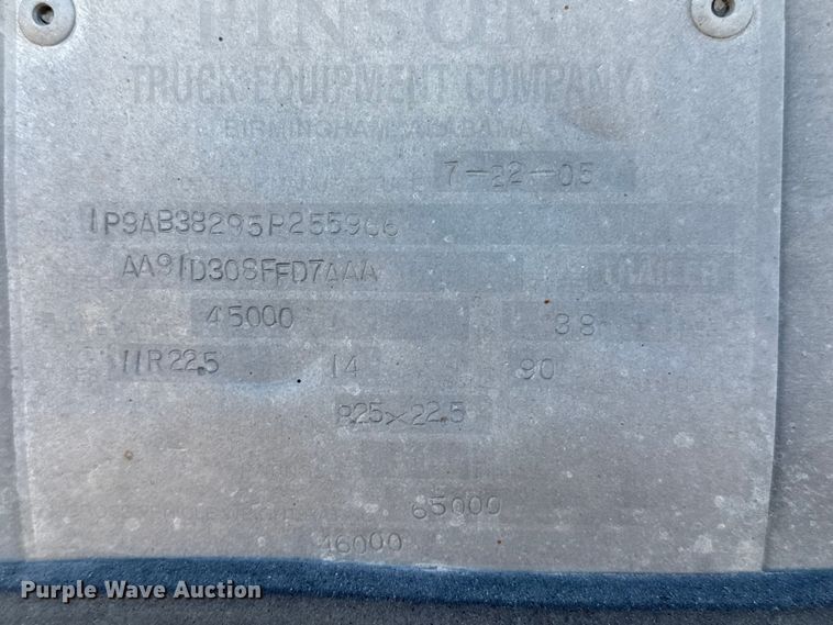 image for item EP0931 2005 Pinson feed delivery trailer