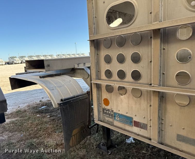 image for item EP0932 1995 Merritt 26X102XRV livestock trailer
