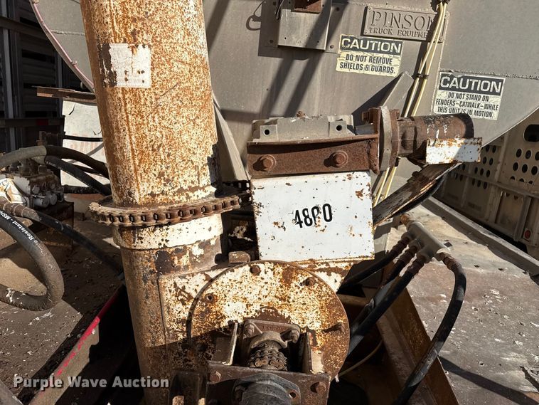 image for item EP0933 2003 Pinson feed delivery trailer