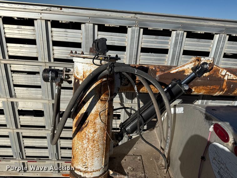 image for item EP0933 2003 Pinson feed delivery trailer