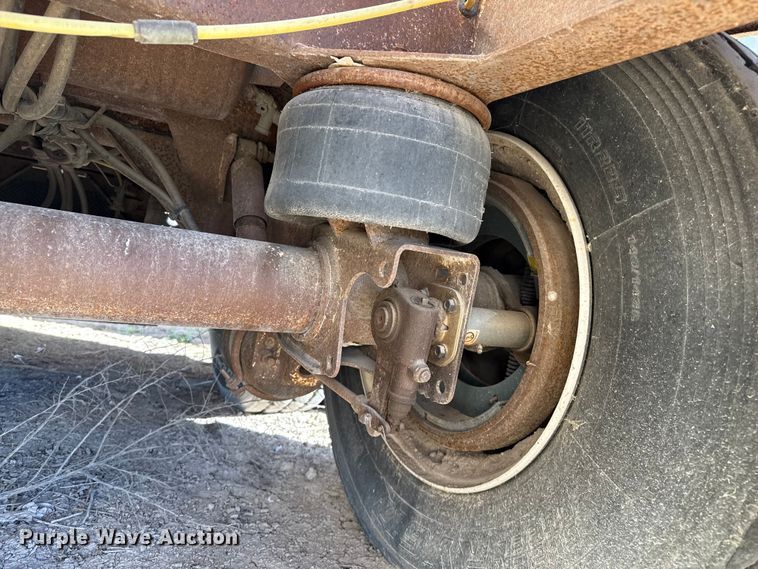 image for item EP0933 2003 Pinson feed delivery trailer