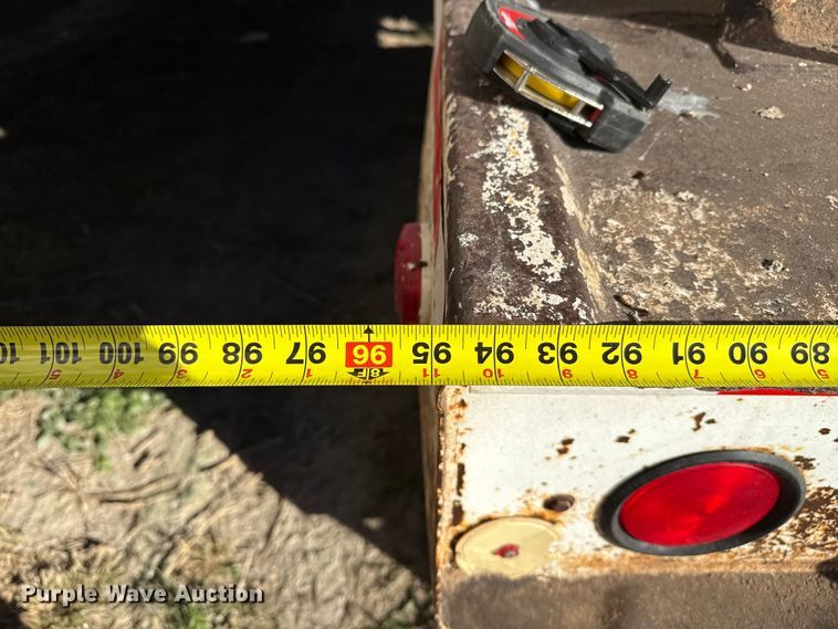 image for item EP0933 2003 Pinson feed delivery trailer