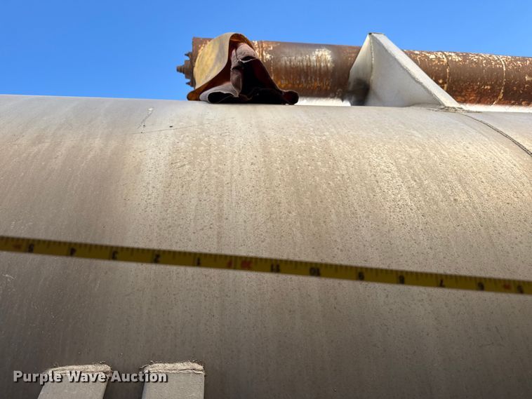 image for item EP0933 2003 Pinson feed delivery trailer