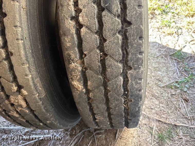 image for item EP0933 2003 Pinson feed delivery trailer