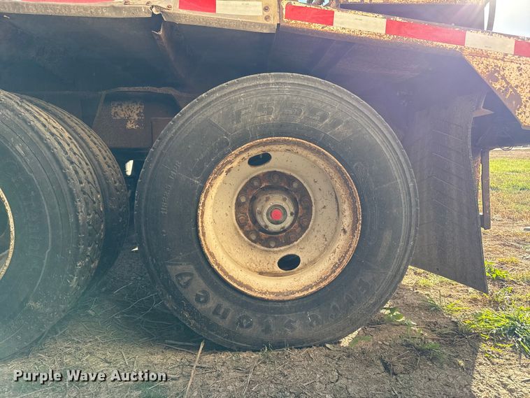 image for item EP0933 2003 Pinson feed delivery trailer