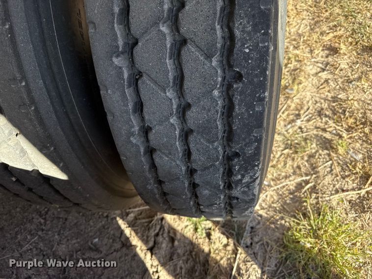 image for item EP0933 2003 Pinson feed delivery trailer