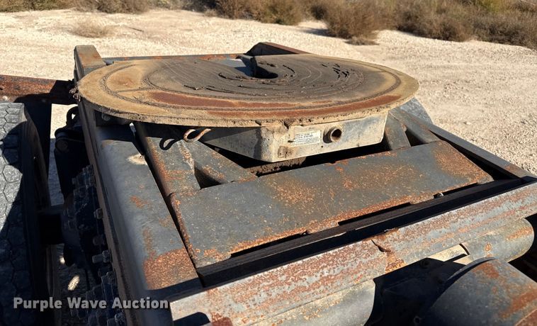 image for item EP0934 2007 Kenworth T800 semi truck