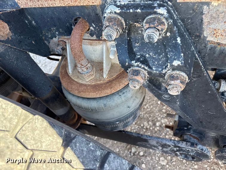 image for item EP0934 2007 Kenworth T800 semi truck